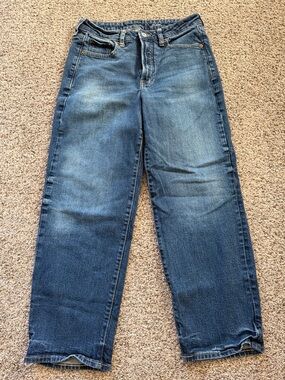 Old Navy Straight Leg Jeans in Faded Blue Wash